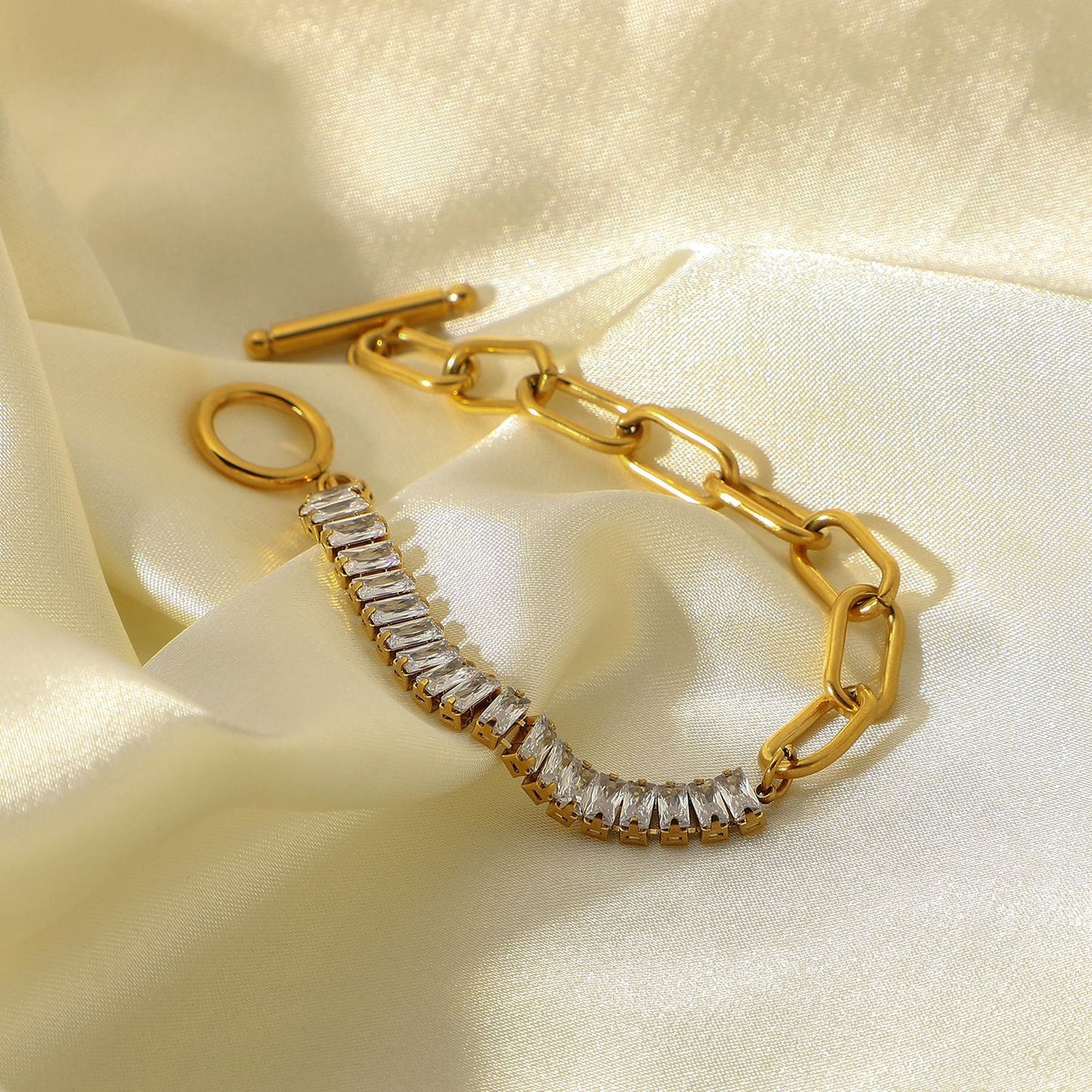 18K Gold Shine Bright Toggle Bracelet With CZ Stones
