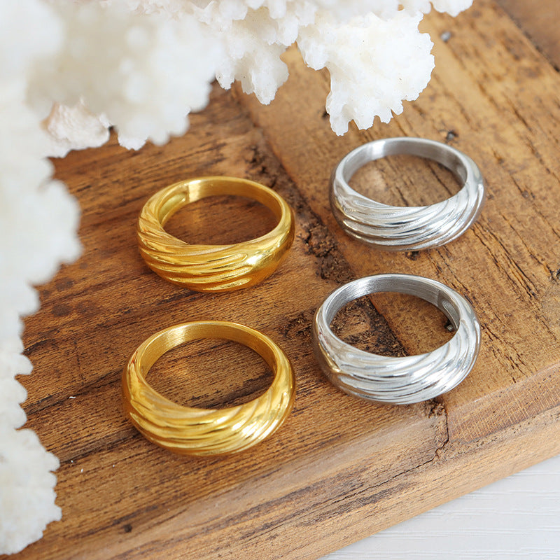 Gold Dome Twist Stripe Ring