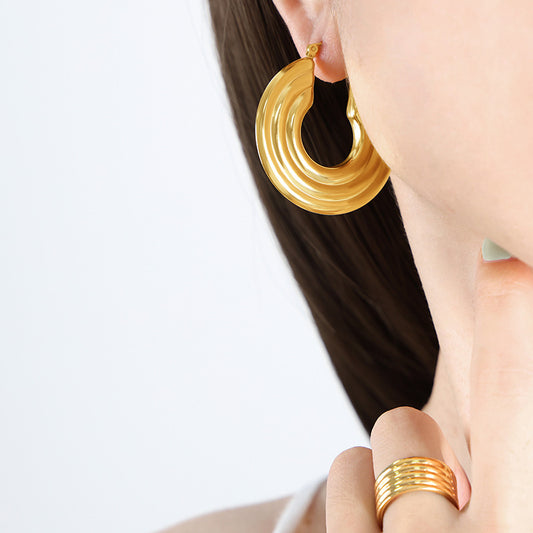 Radiant Circlet Gold Hoop Earring